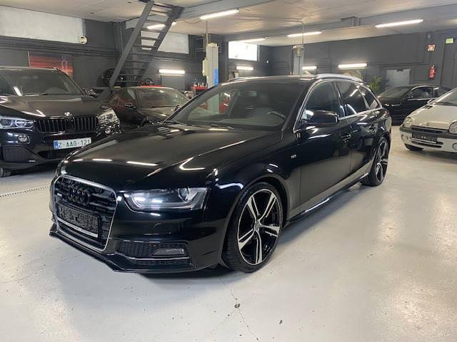 AUDI  A4 BREAK VERSION S-LINE 